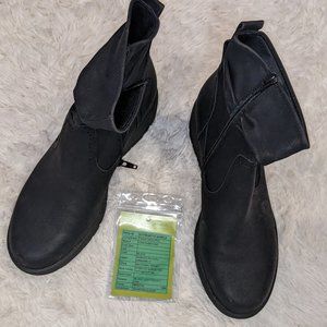 Cliffs by White Mountain Leather Ankle Booties